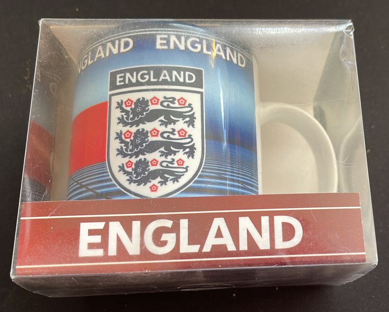 England Badge Mug Retro  - Official FA Mug collectable from 2003 - New Unopened